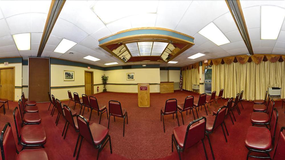 Days Inn Oil City Conference Center Ngoại thất bức ảnh