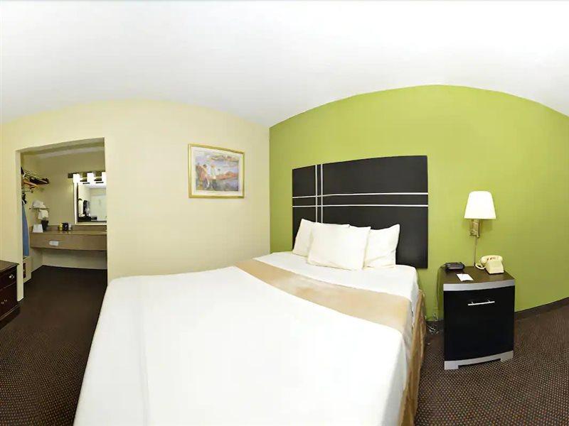 Days Inn Oil City Conference Center Ngoại thất bức ảnh
