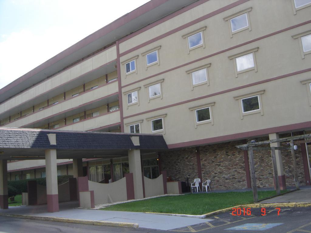 Days Inn Oil City Conference Center Ngoại thất bức ảnh